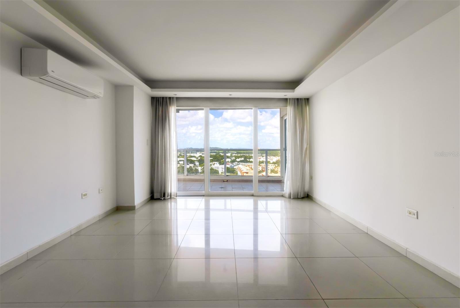 48 AV. LUIS MUÑOZ RIVERA #1607