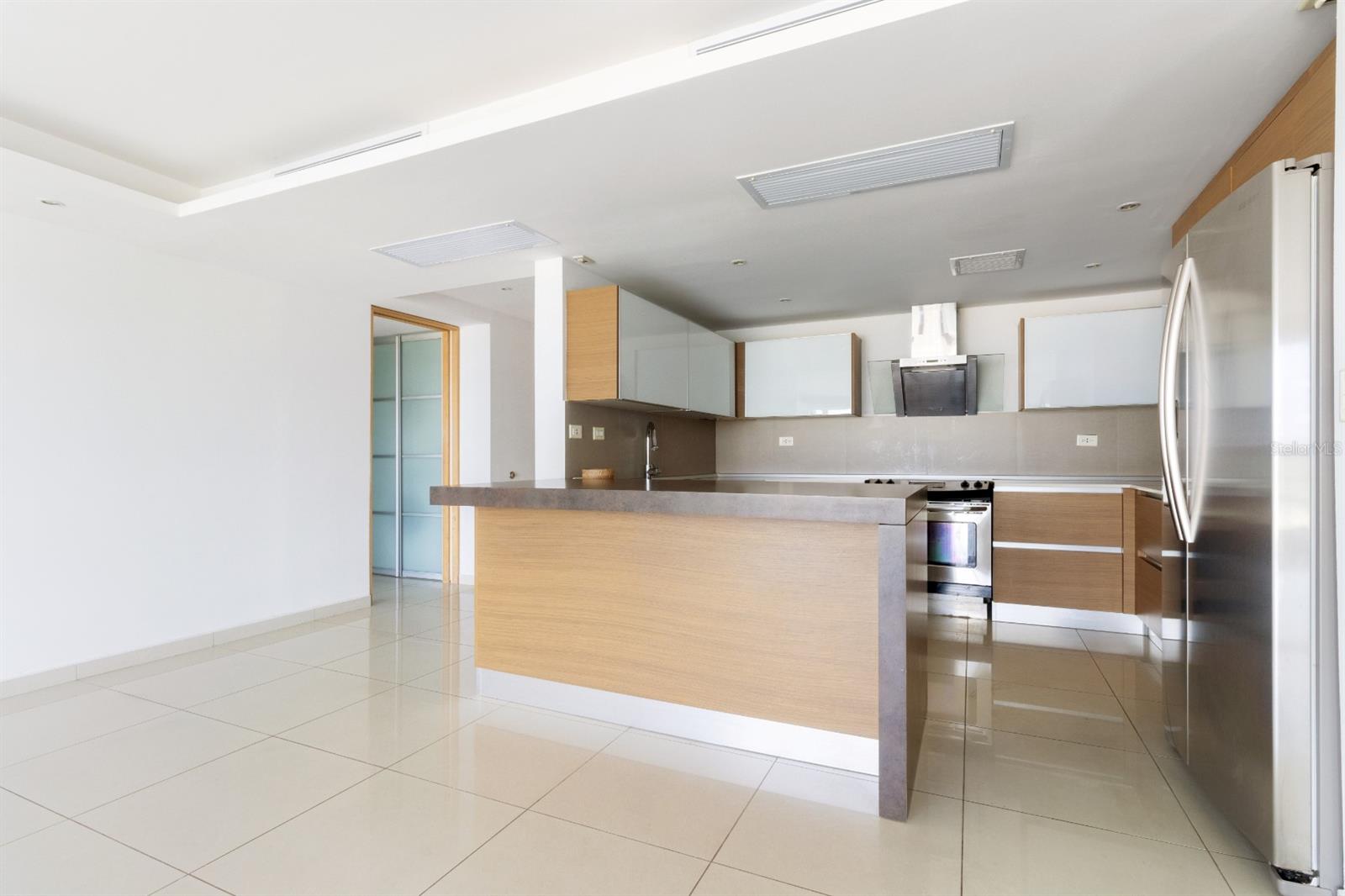 48 AV. LUIS MUÑOZ RIVERA #1607