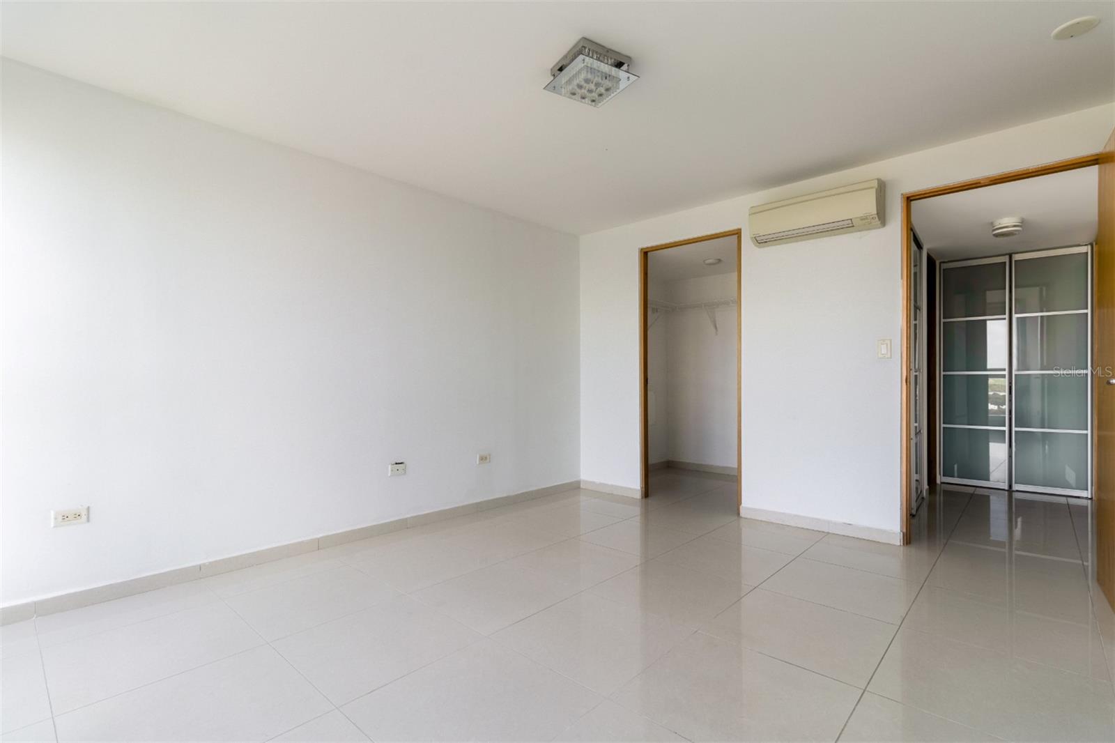 48 AV. LUIS MUÑOZ RIVERA #1607