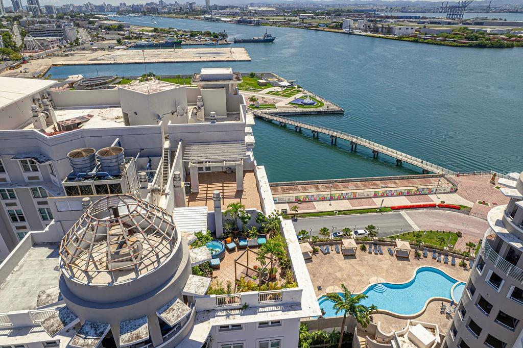 100 CALLE DEL MUELLE CAPITOLIO PLAZA #21001