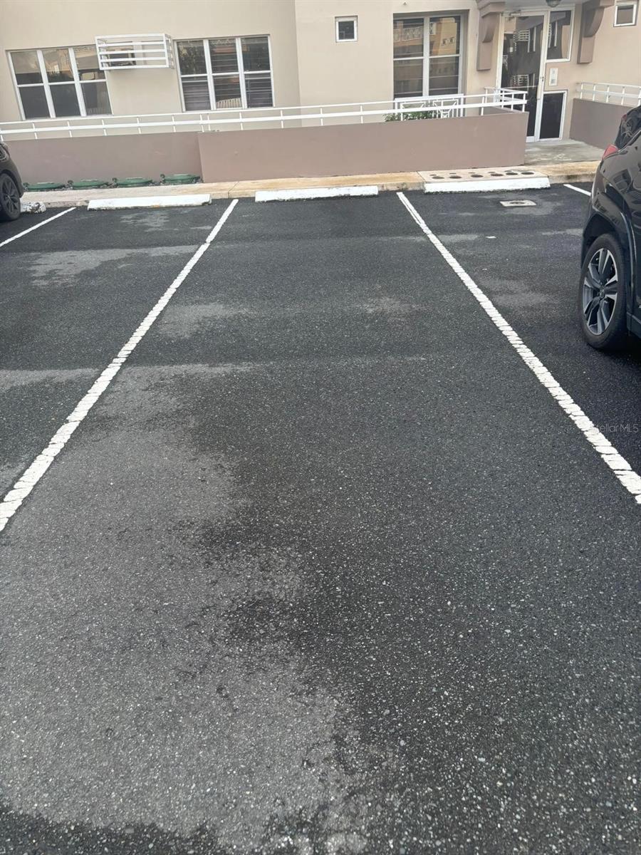 Ave Lopategui VILLAS DE PARKVILLE 2 #EF-3