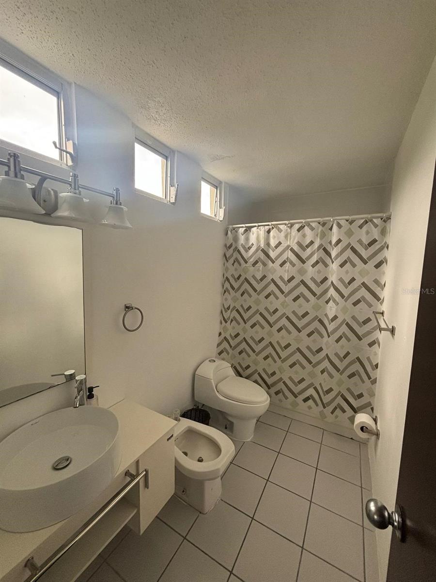 Ave Lopategui VILLAS DE PARKVILLE 2 #EF-3