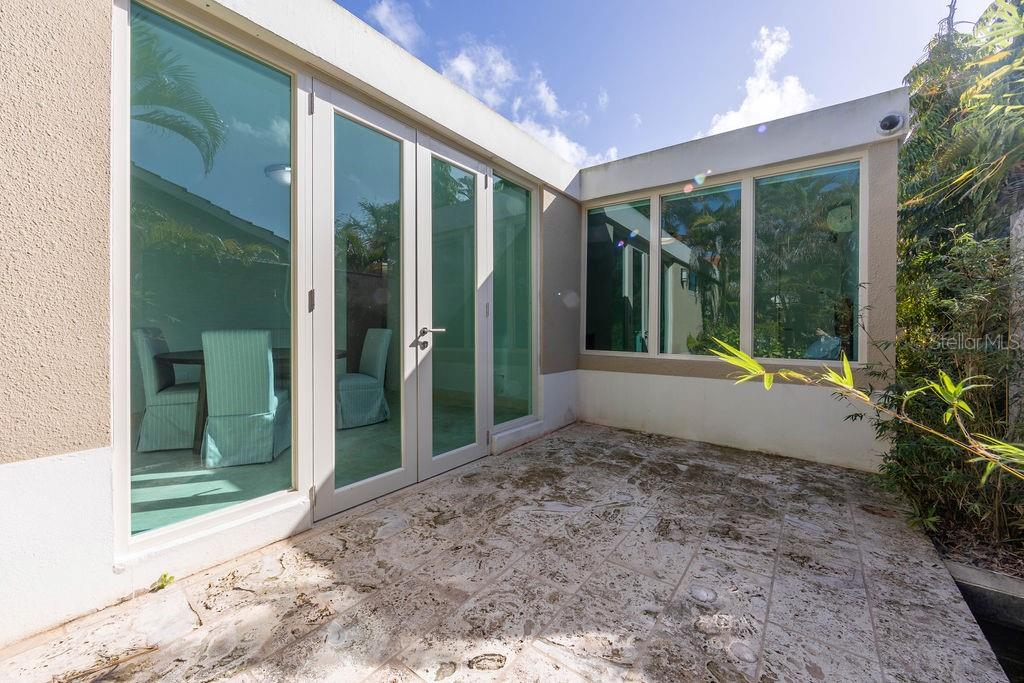 327 CAMINO DEL GUAMA