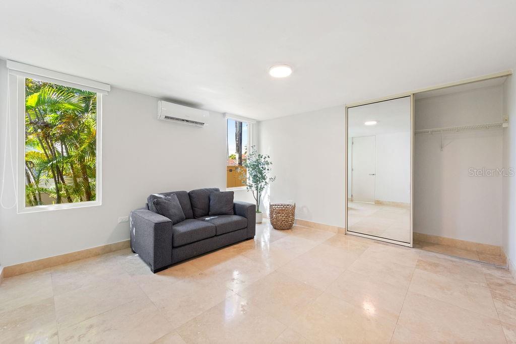 327 CAMINO DEL GUAMA