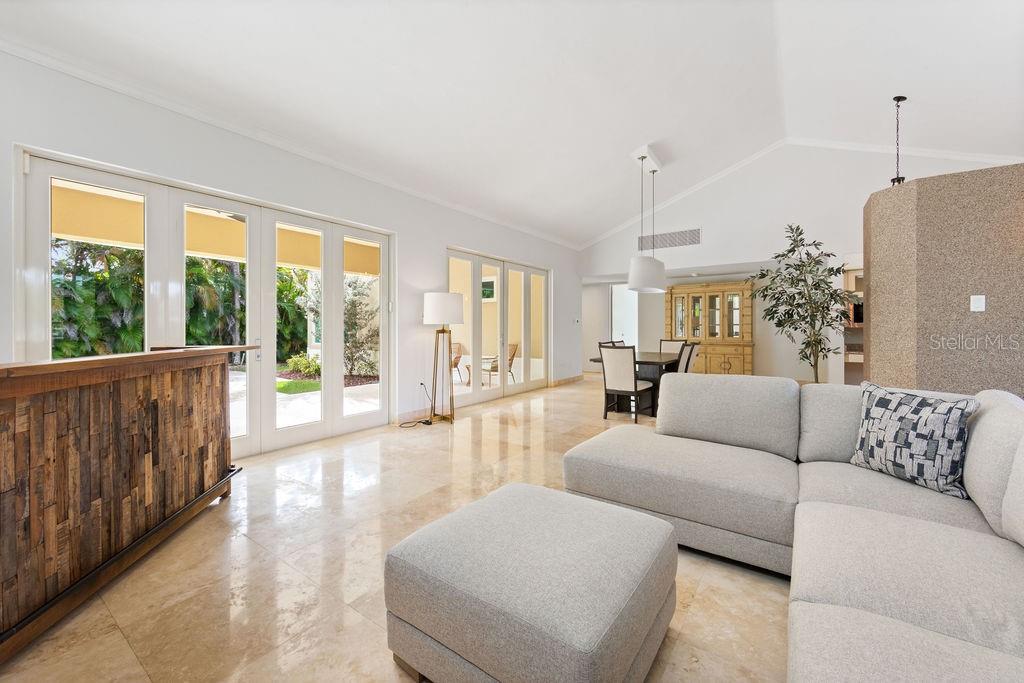 327 CAMINO DEL GUAMA