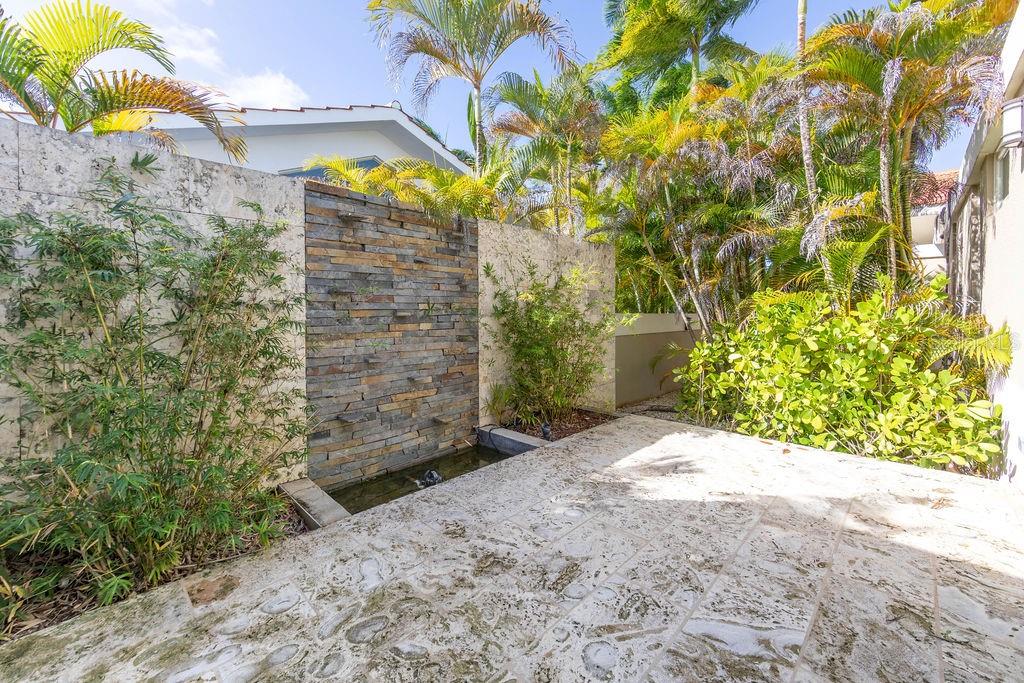 327 CAMINO DEL GUAMA