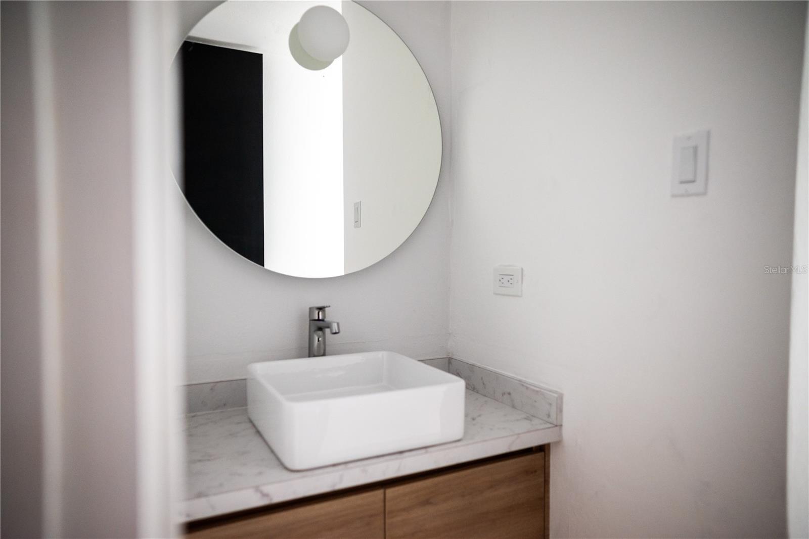 29 CALLE BASILIO CATALA #210