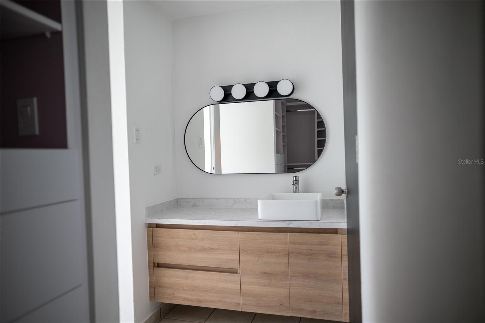 29 CALLE BASILIO CATALA #210