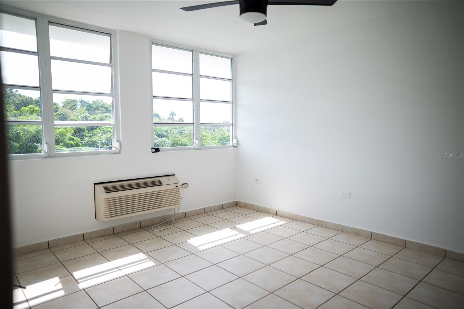 29 CALLE BASILIO CATALA #210