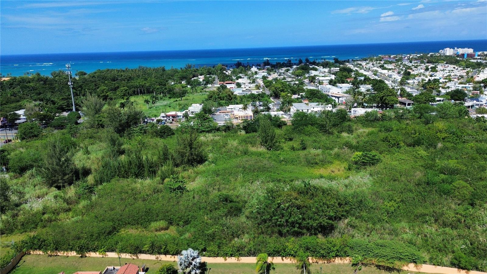 BO HIGUILLAR CARR. 695 KM. 3.2