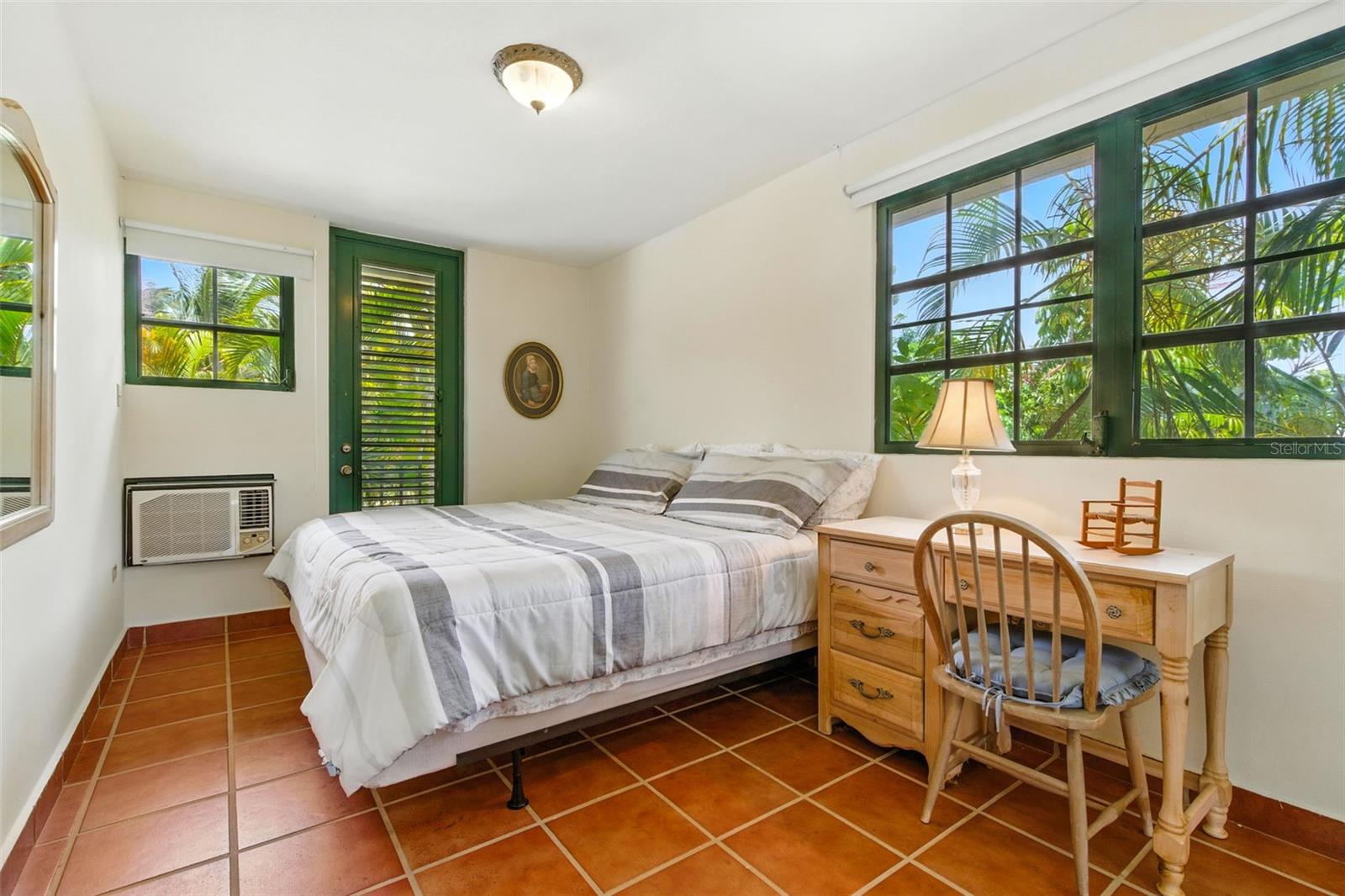 6 HACIENDA MARGARITA