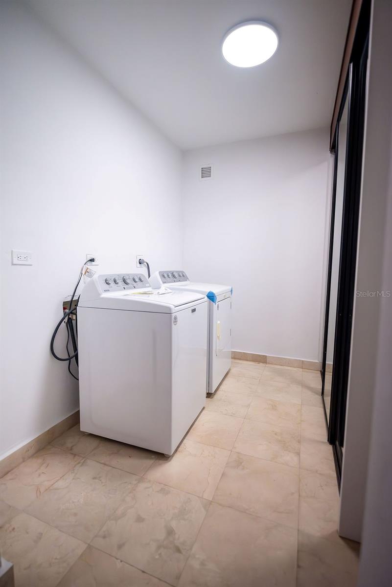 1010 CALLE ORQUID #102