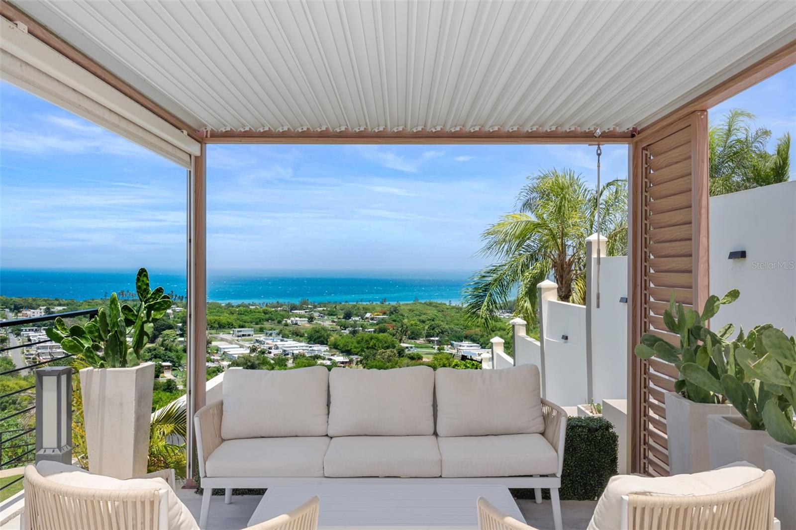 CARR. 2 KM. 94.0 QUINTAS DE CAMUY INT. BO. YEGUADA