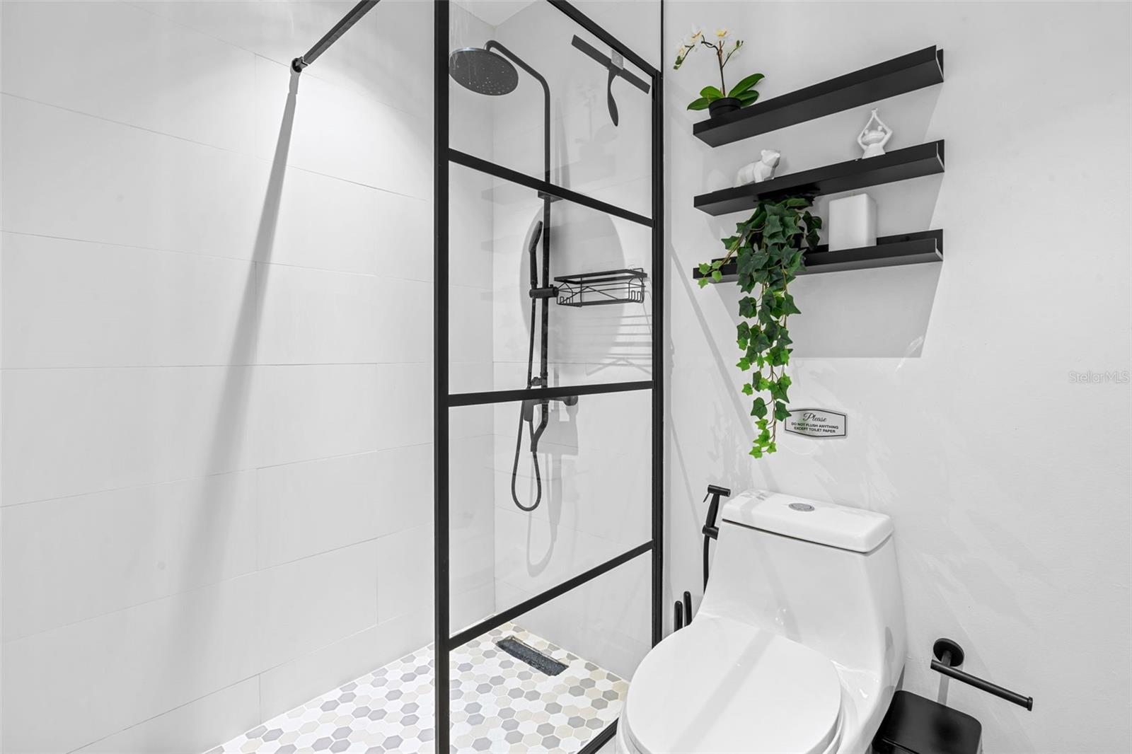 CARR. 2 KM. 94.0 QUINTAS DE CAMUY INT. BO. YEGUADA