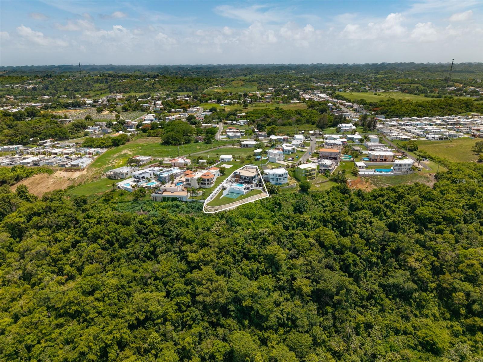 CARR. 2 KM. 94.0 QUINTAS DE CAMUY INT. BO. YEGUADA