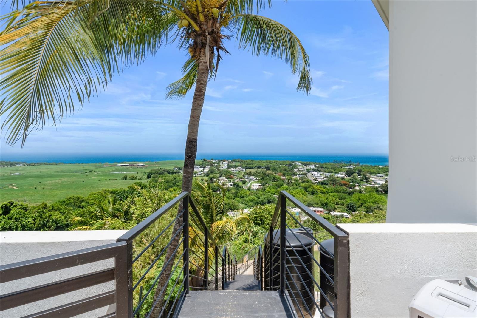 CARR. 2 KM. 94.0 QUINTAS DE CAMUY INT. BO. YEGUADA