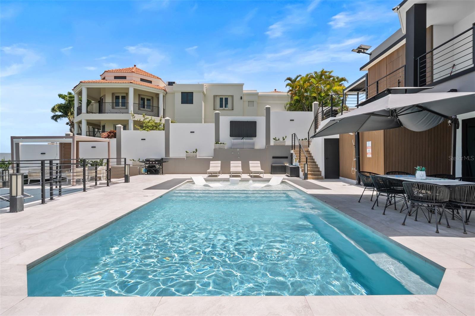 CARR. 2 KM. 94.0 QUINTAS DE CAMUY INT. BO. YEGUADA