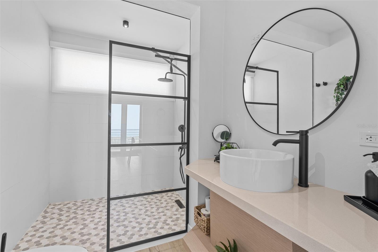 CARR. 2 KM. 94.0 QUINTAS DE CAMUY INT. BO. YEGUADA