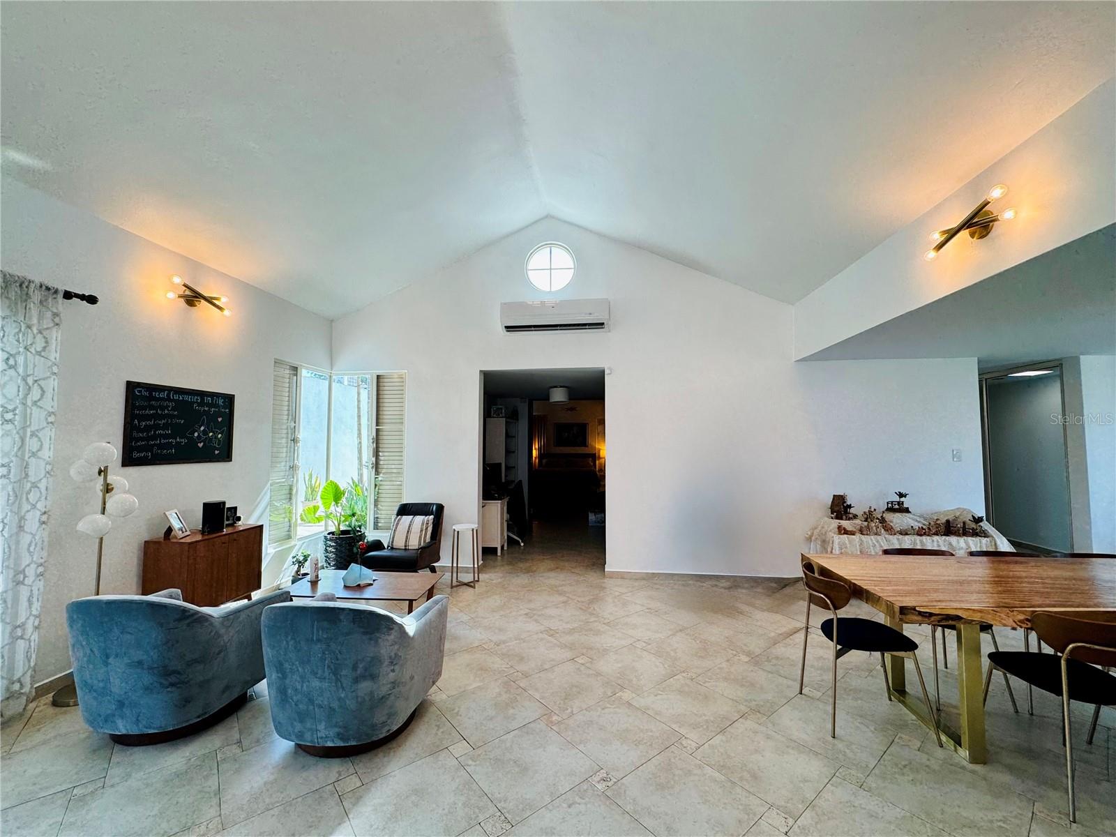 195 CAMINO DEL NARCIZO SABANERA