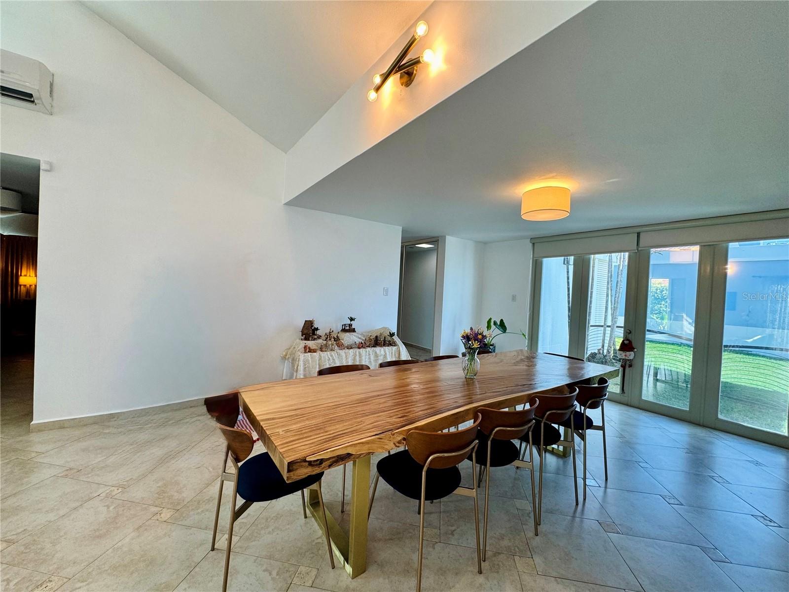 195 CAMINO DEL NARCIZO SABANERA