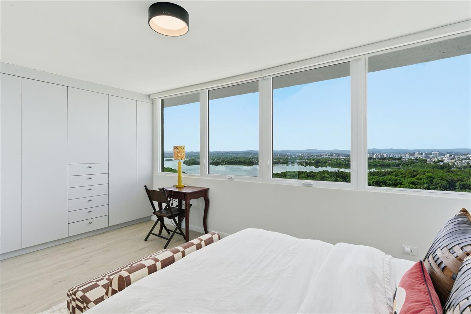 3307 AVE. ISLA VERDE #PH 1-2