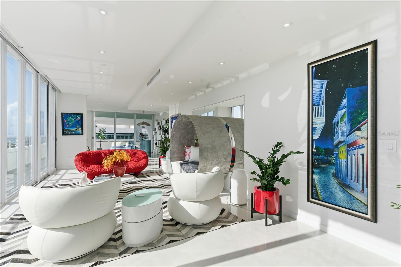 3307 AVE. ISLA VERDE #PH 1-2