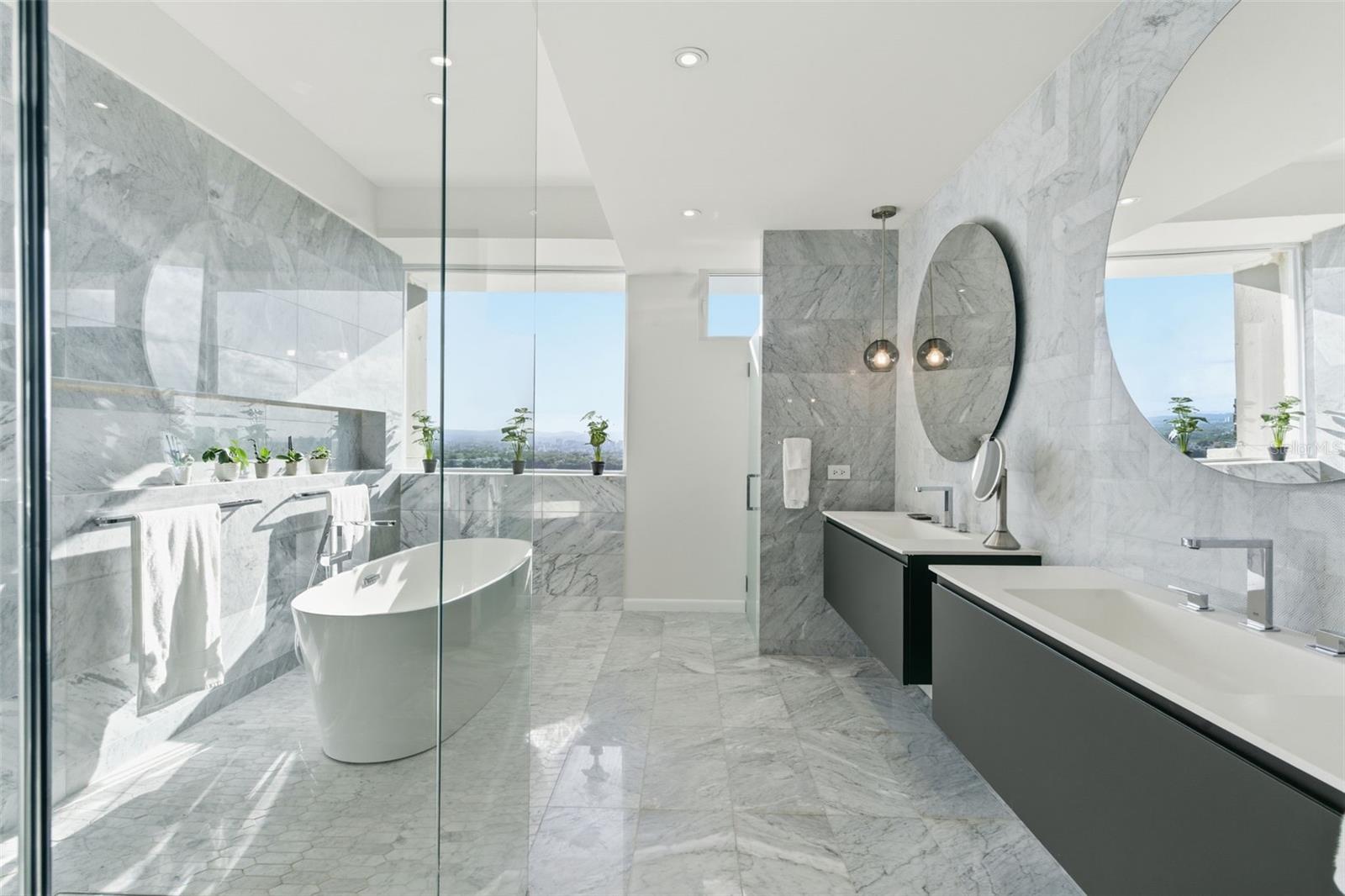 3307 AVE. ISLA VERDE #PH 1-2