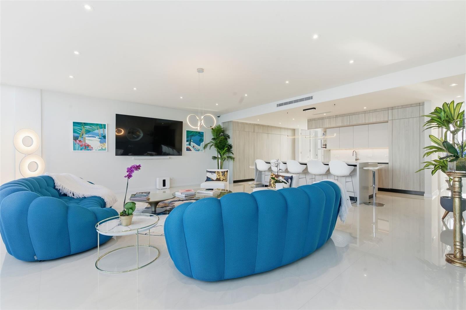 3307 AVE. ISLA VERDE #PH 1-2