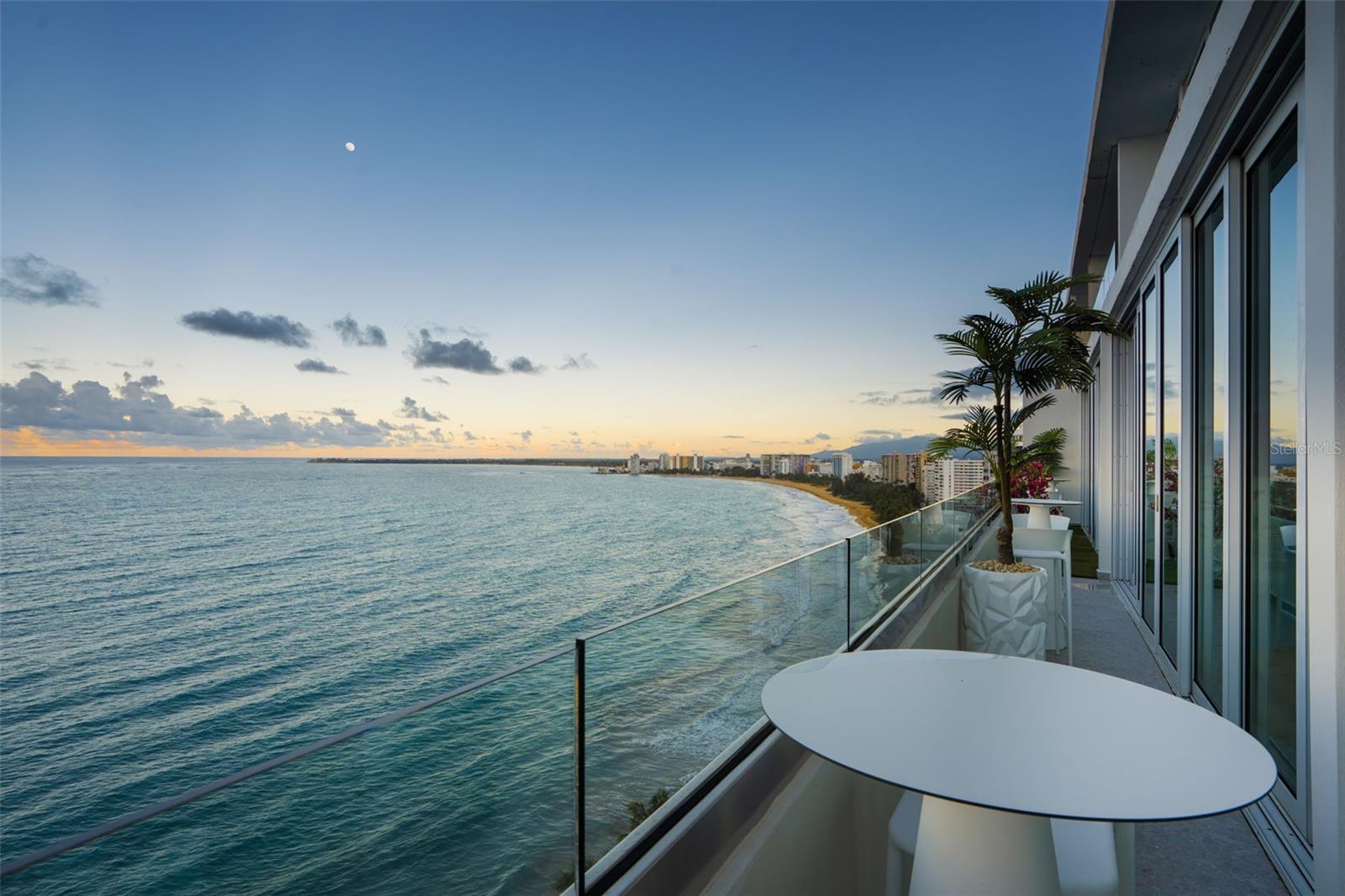 3307 AVE. ISLA VERDE #PH 1-2