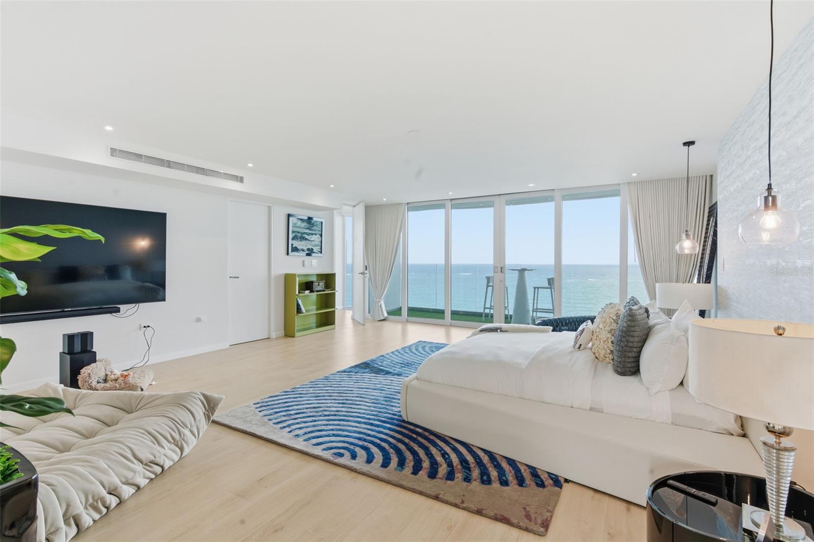 3307 AVE. ISLA VERDE #PH 1-2