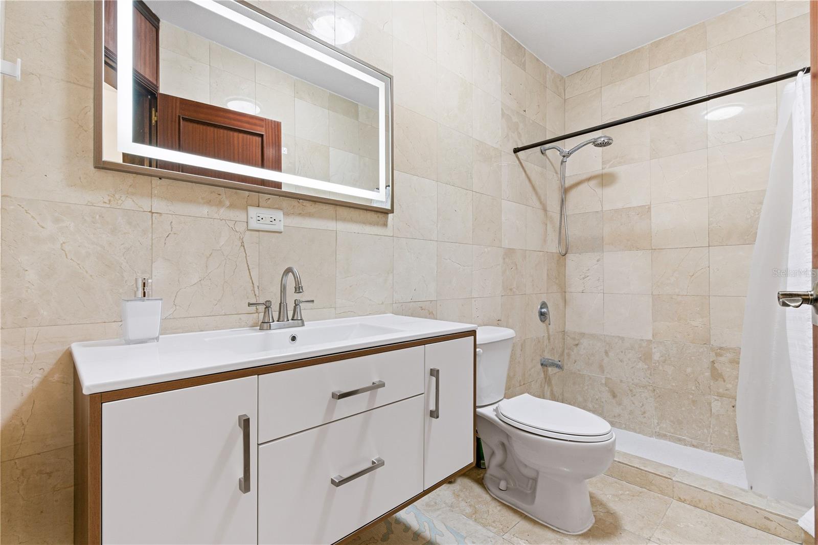 1010 CALLE ORQUID #704