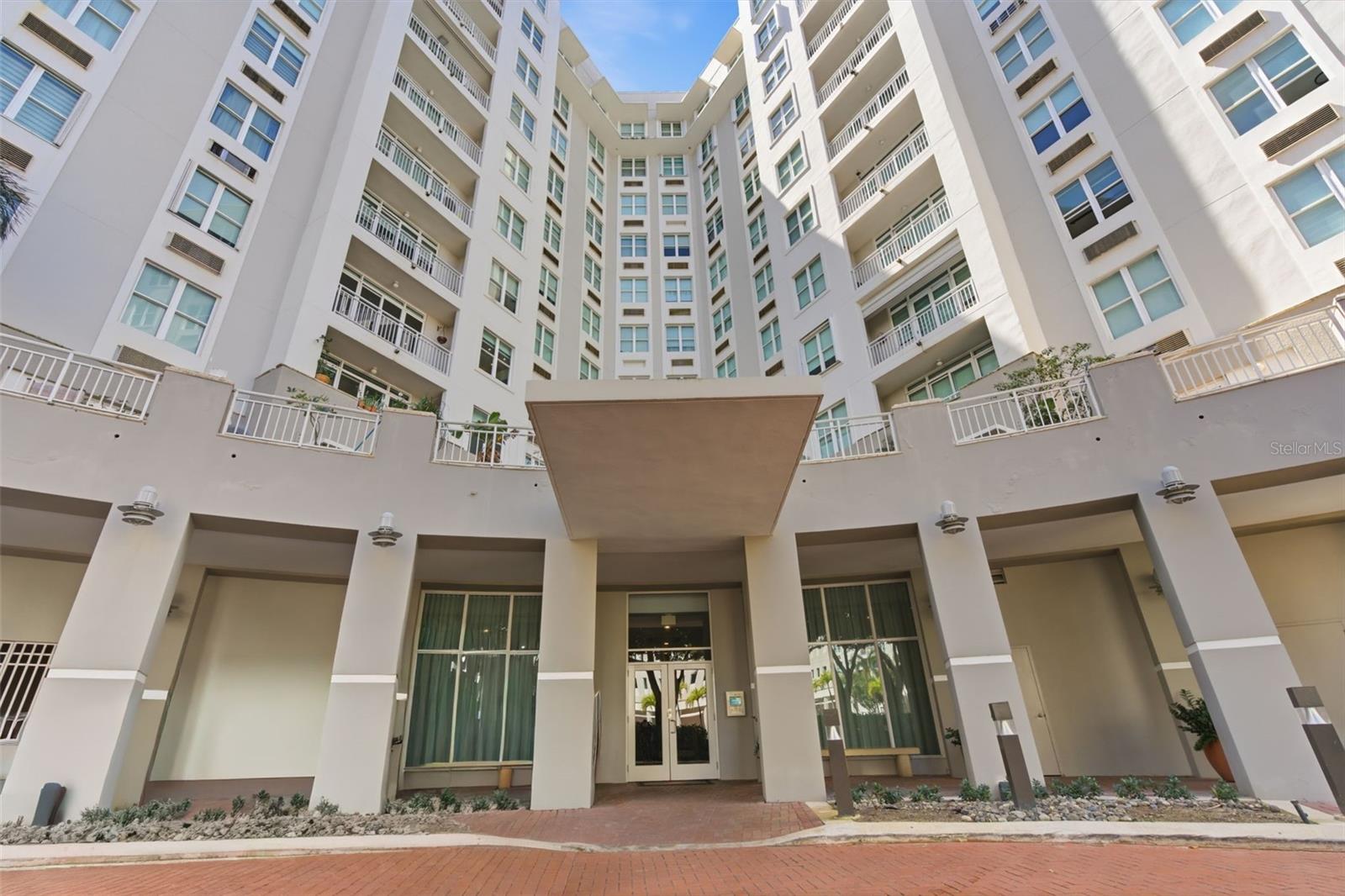 100 CALLE DEL MUELLE CAPITOLIO PLAZA #1408