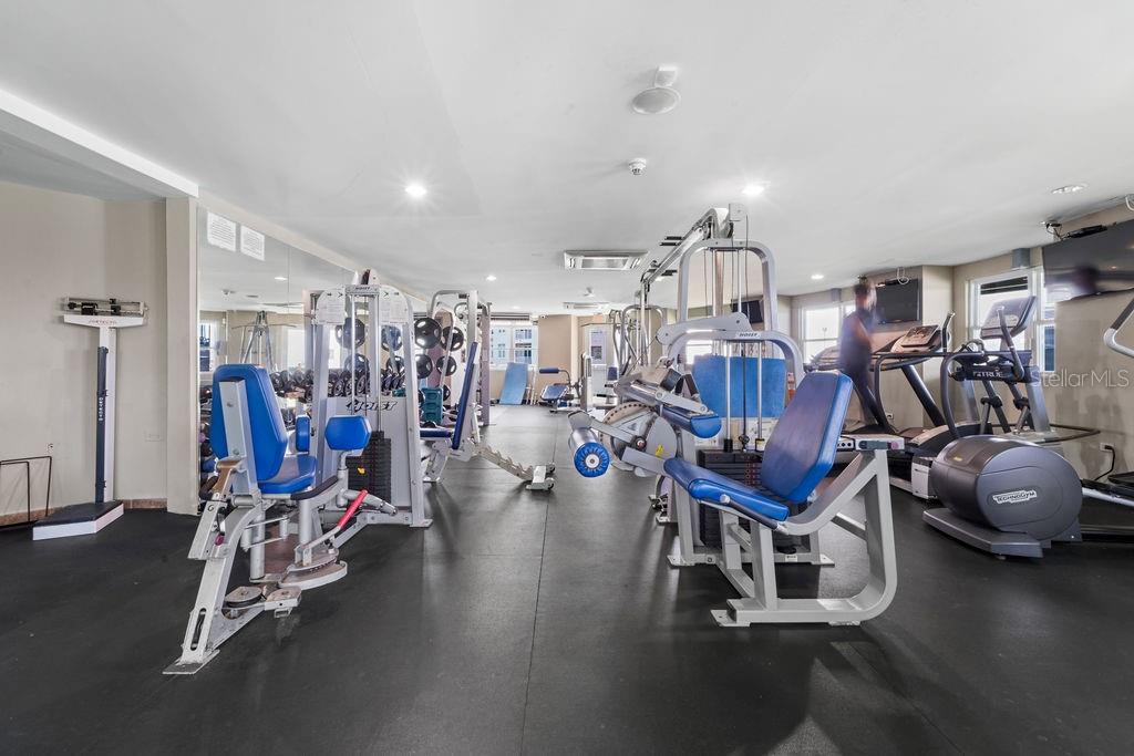 100 CALLE DEL MUELLE CAPITOLIO PLAZA #1408