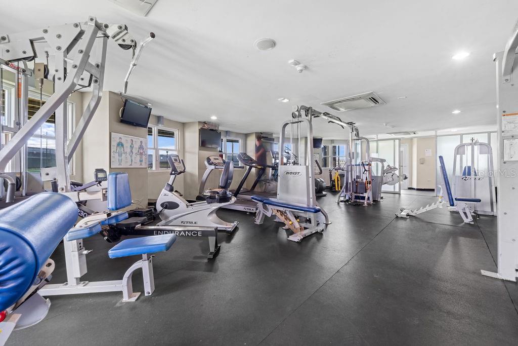 100 CALLE DEL MUELLE CAPITOLIO PLAZA #1408