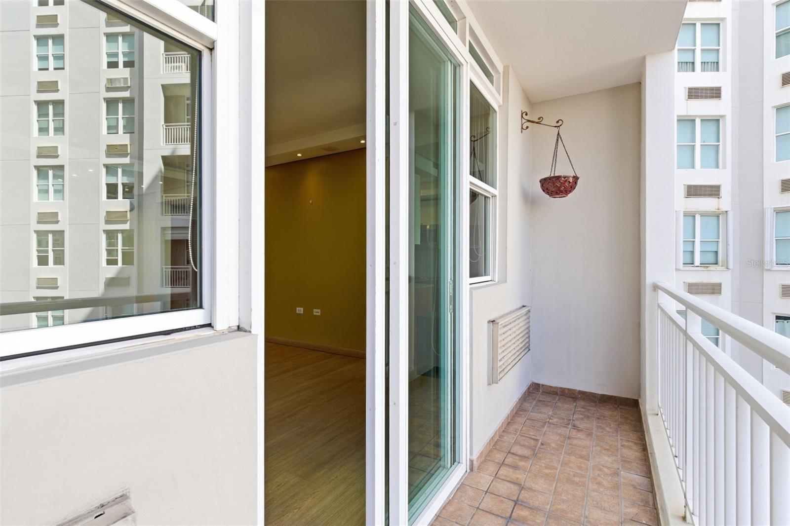 100 CALLE DEL MUELLE CAPITOLIO PLAZA #1408