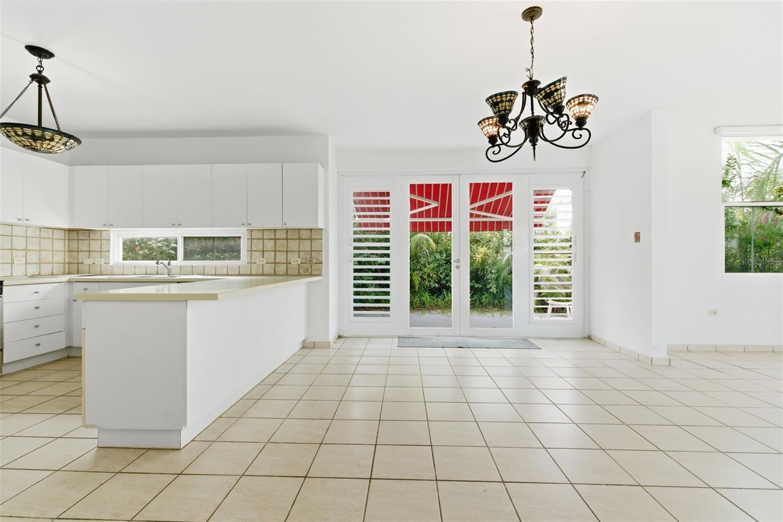 B-6 VIA MORIZ ST. PASEO DEL MAR #434