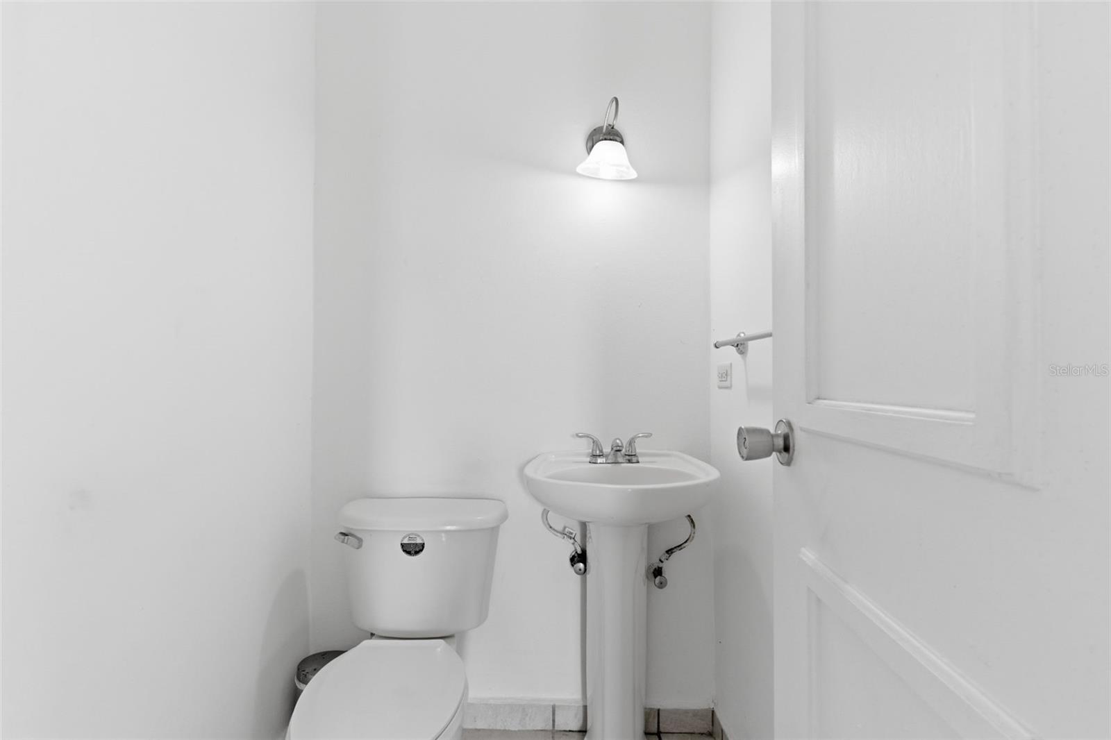 B-6 VIA MORIZ ST. PASEO DEL MAR #434