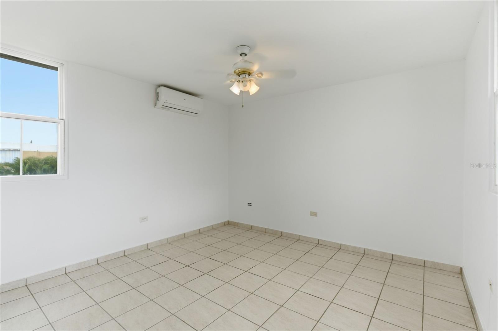 B-6 VIA MORIZ ST. PASEO DEL MAR #434