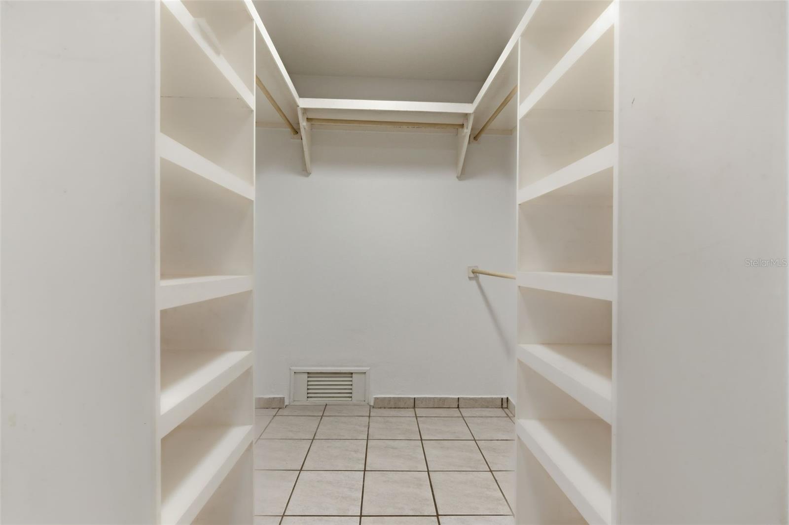 B-6 VIA MORIZ ST. PASEO DEL MAR #434