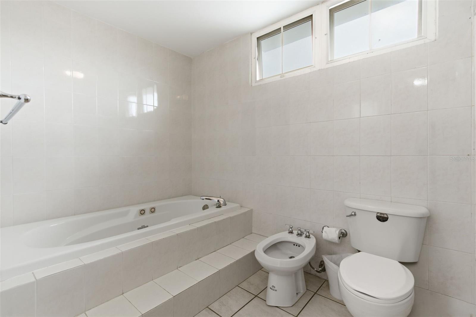 B-6 VIA MORIZ ST. PASEO DEL MAR #434