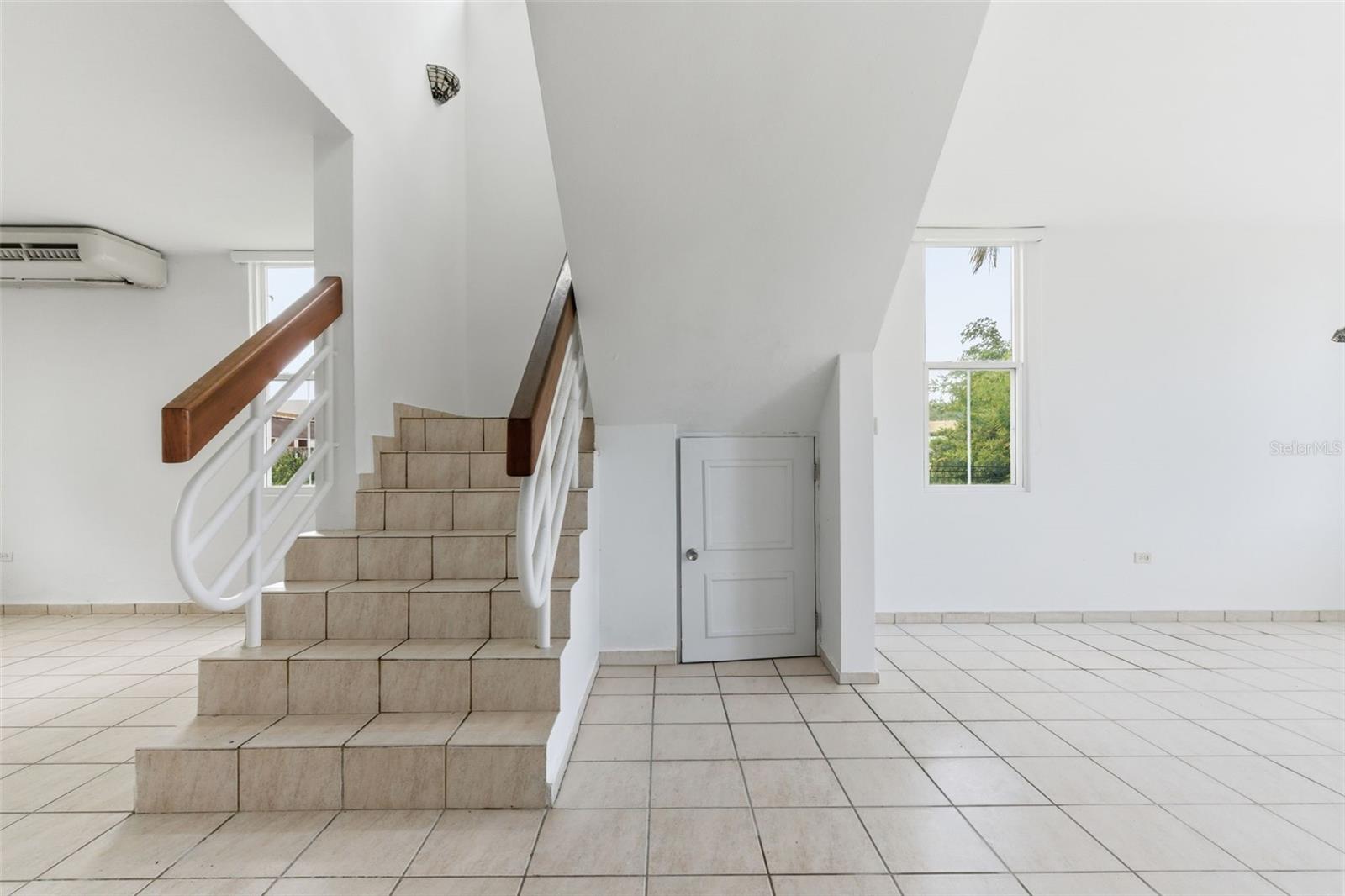 B-6 VIA MORIZ ST. PASEO DEL MAR #434