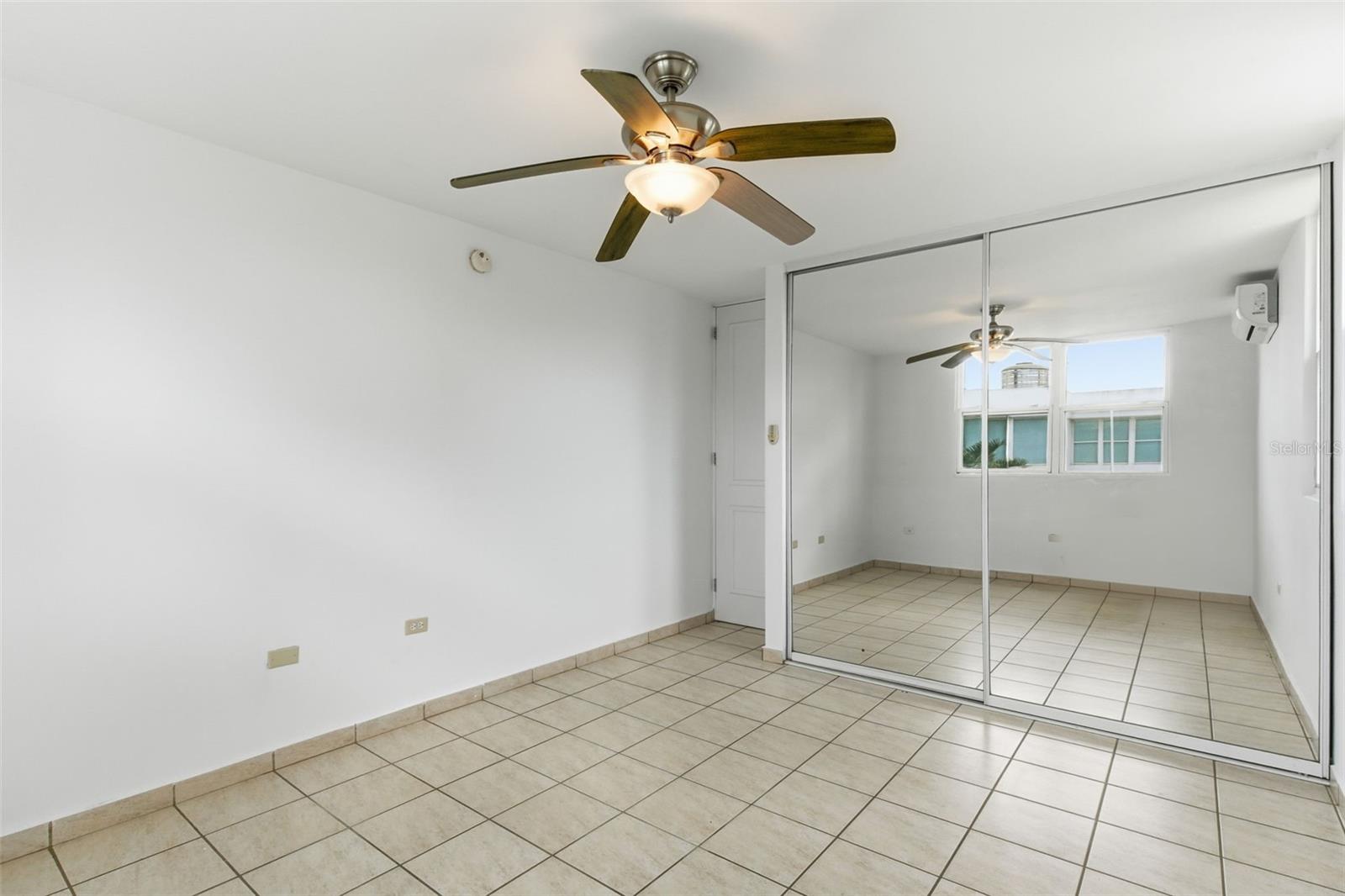 B-6 VIA MORIZ ST. PASEO DEL MAR #434