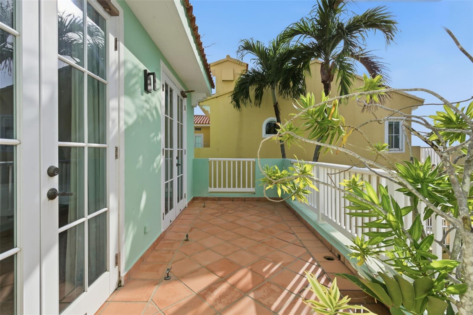 Las Casitas I 1000 AVENUE EL CONQUISTADOR #5214-15-16