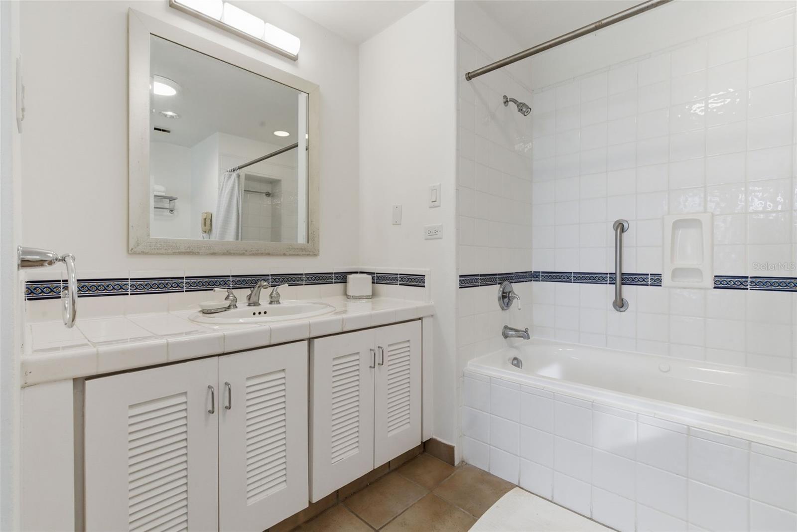 Las Casitas I 1000 AVENUE EL CONQUISTADOR #5214-15-16