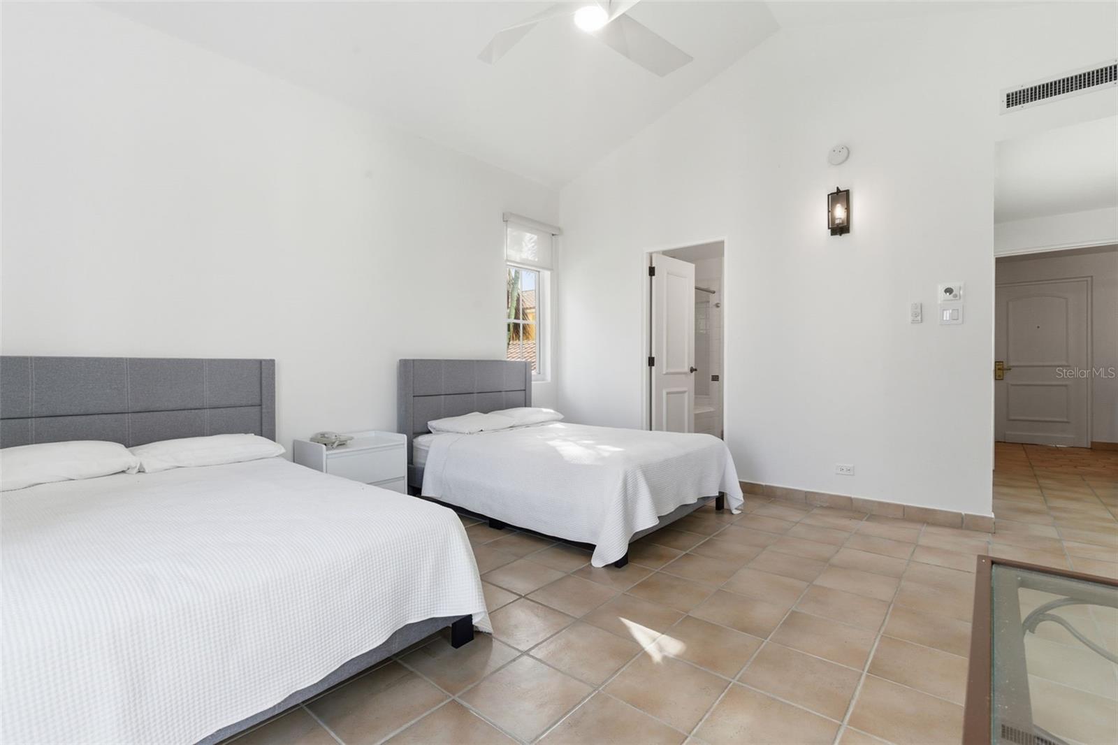 Las Casitas I 1000 AVENUE EL CONQUISTADOR #5214-15-16