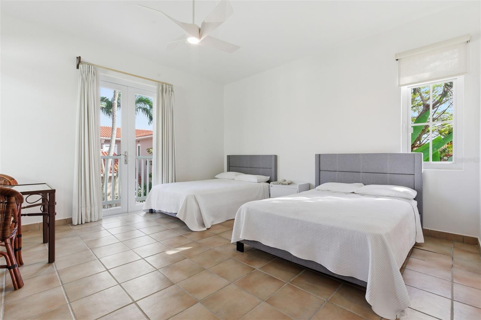 Las Casitas I 1000 AVENUE EL CONQUISTADOR #5214-15-16