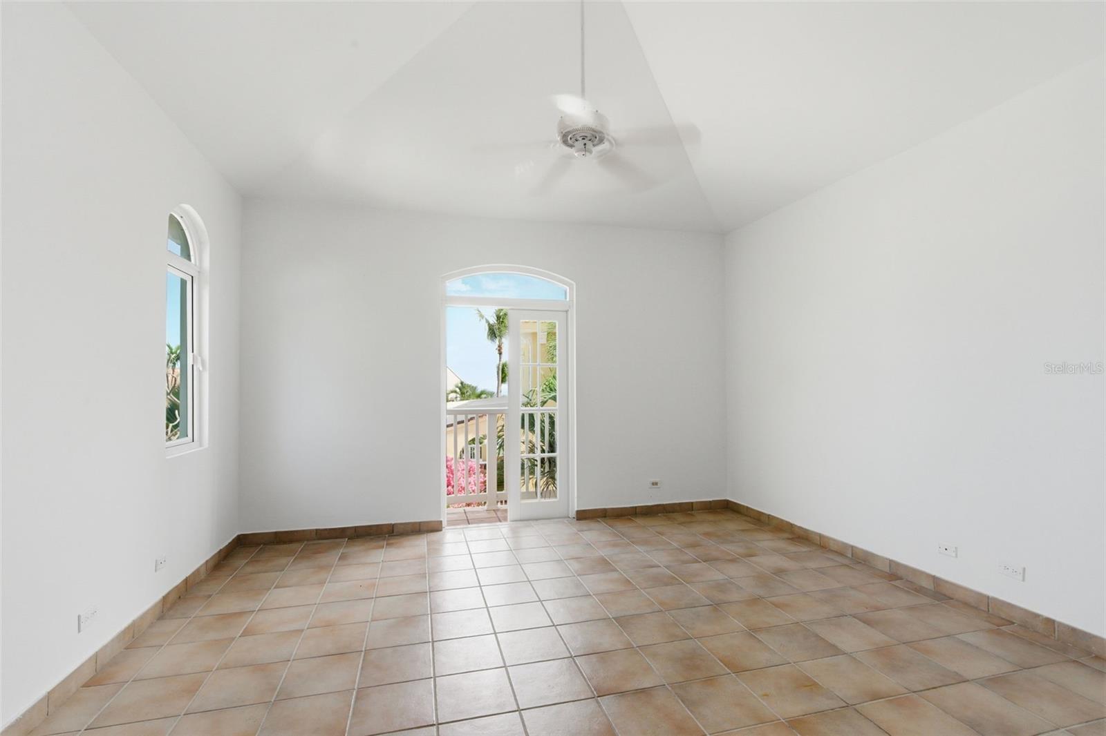 Las Casitas I 1000 AVENUE EL CONQUISTADOR #5241-42-43