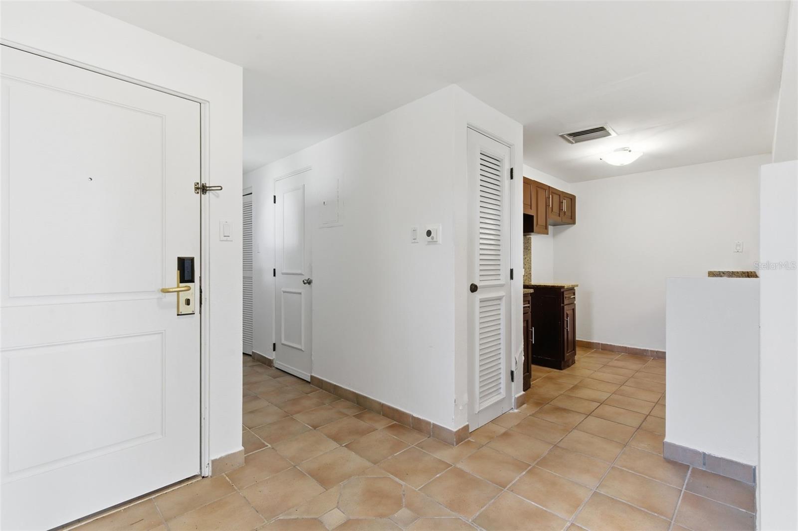 Las Casitas I 1000 AVENUE EL CONQUISTADOR #5241-42-43