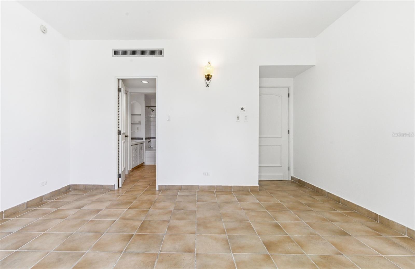 Las Casitas I 1000 AVENUE EL CONQUISTADOR #5241-42-43