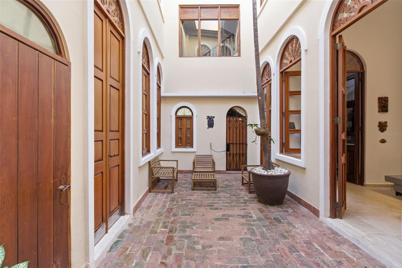 65 CALLE SAN FRANCISCO